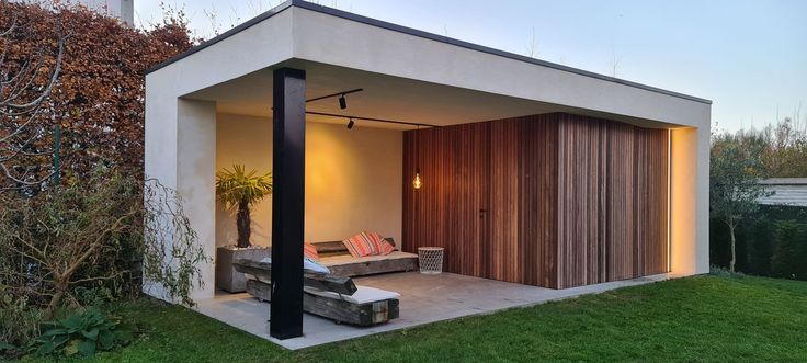 De Ultieme Gids Voor Het Kiezen van de Perfecte Houten Tuintafel