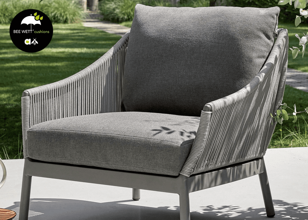 Sfeerfoto voorkant van de Apple Bee Bijou loungestoel