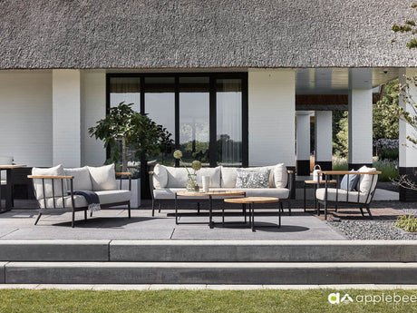 Loungeset Hoog geplaats op een terras