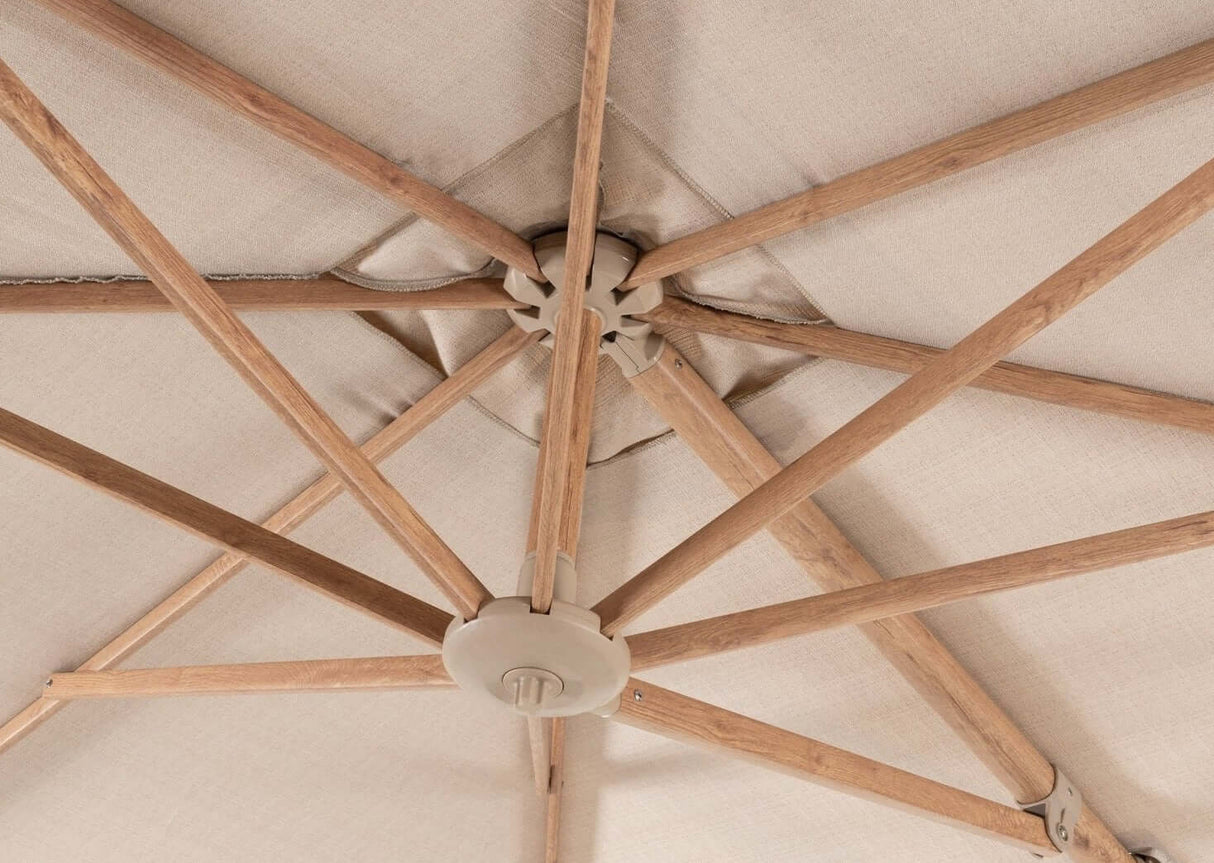 4Seasons Siesta Premium Zweefparasol Ø350cm - Woodlook Frame Sand Doek