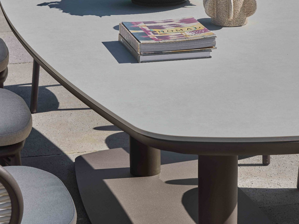 Apple_Bee_PineKey_Bronze_detail_tafel