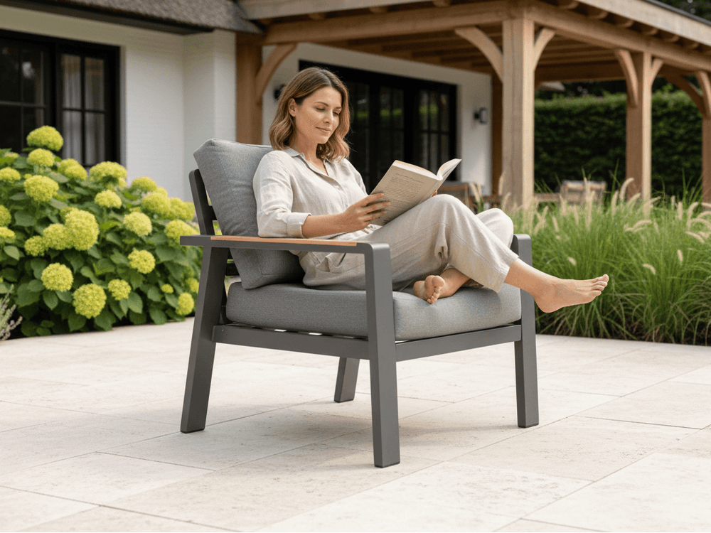 Belito Birmingham loungestoel antraciet aluminium met grijze kussens