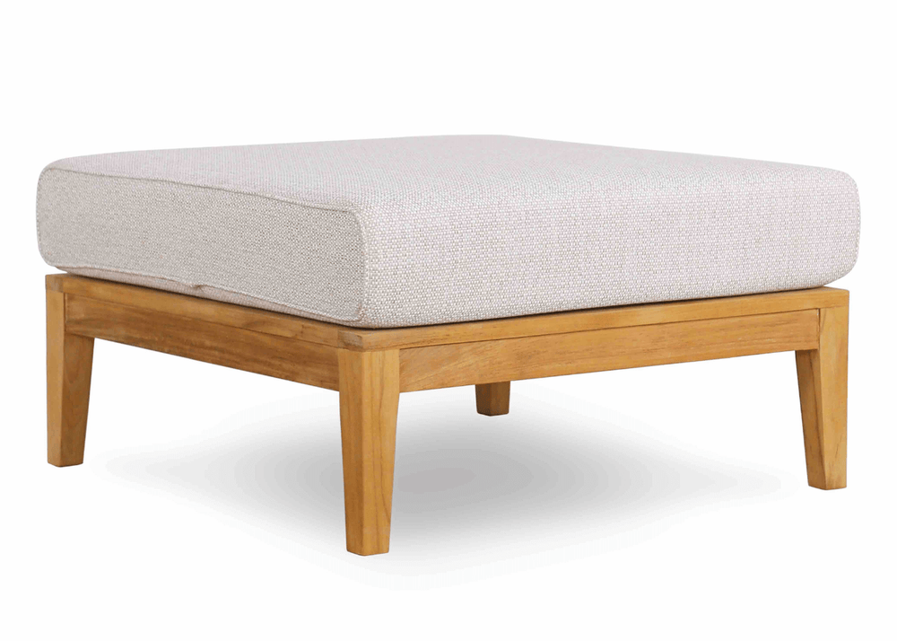 Belito Daan teak loungeset – opstelling met ottoman
