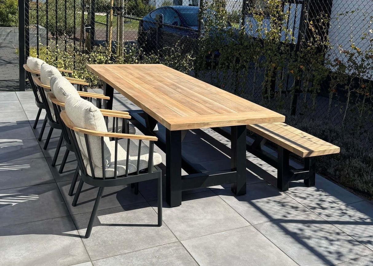 Belito Thijs dining tuintafel 260x100cm showroommodel met kleine schade aan blad