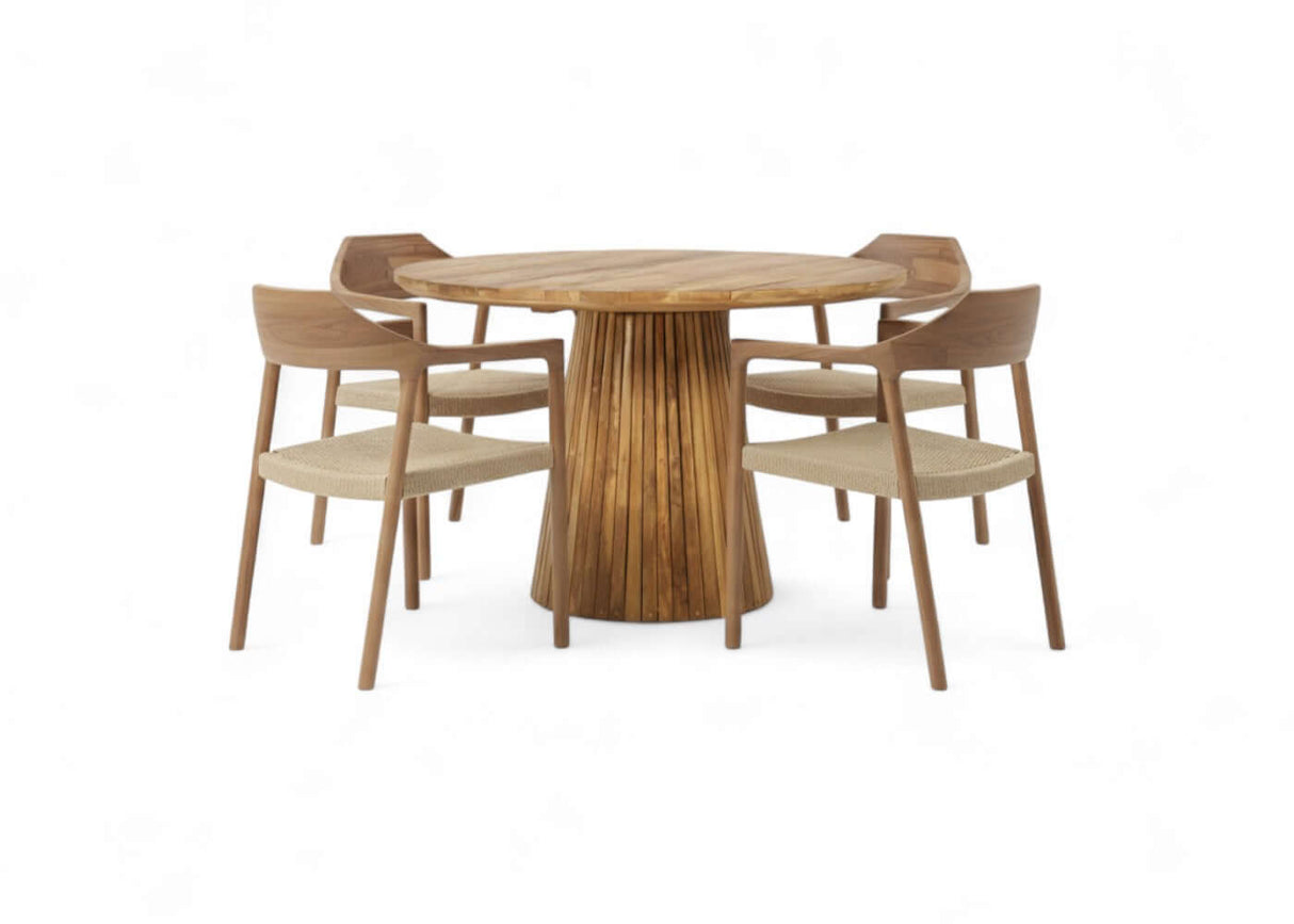 Belito Daan tuinstoel met ronde houten tafel en vier stoelen in een moderne buitenruimte.