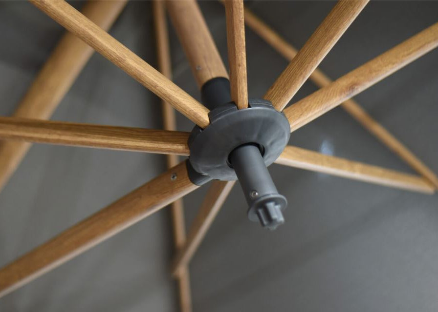 4Seasons Siesta Premium Zweefparasol 300x300cm - Woodlook Frame Charcoal